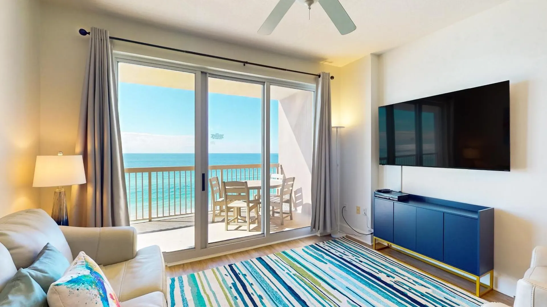 Sunrise Beach 905 - Beachfront Condo 巴拿马城